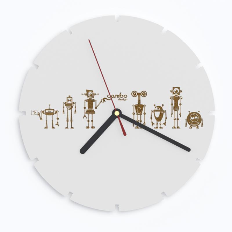 Moderne HDF-Wanduhr in Weiß mit Robotergravur